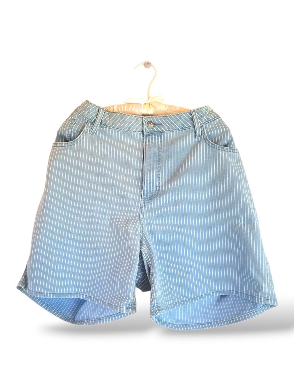 Lee Light Blue Pinstripe Jean Shorts Mid rise Waist Lightweight Summer Classic